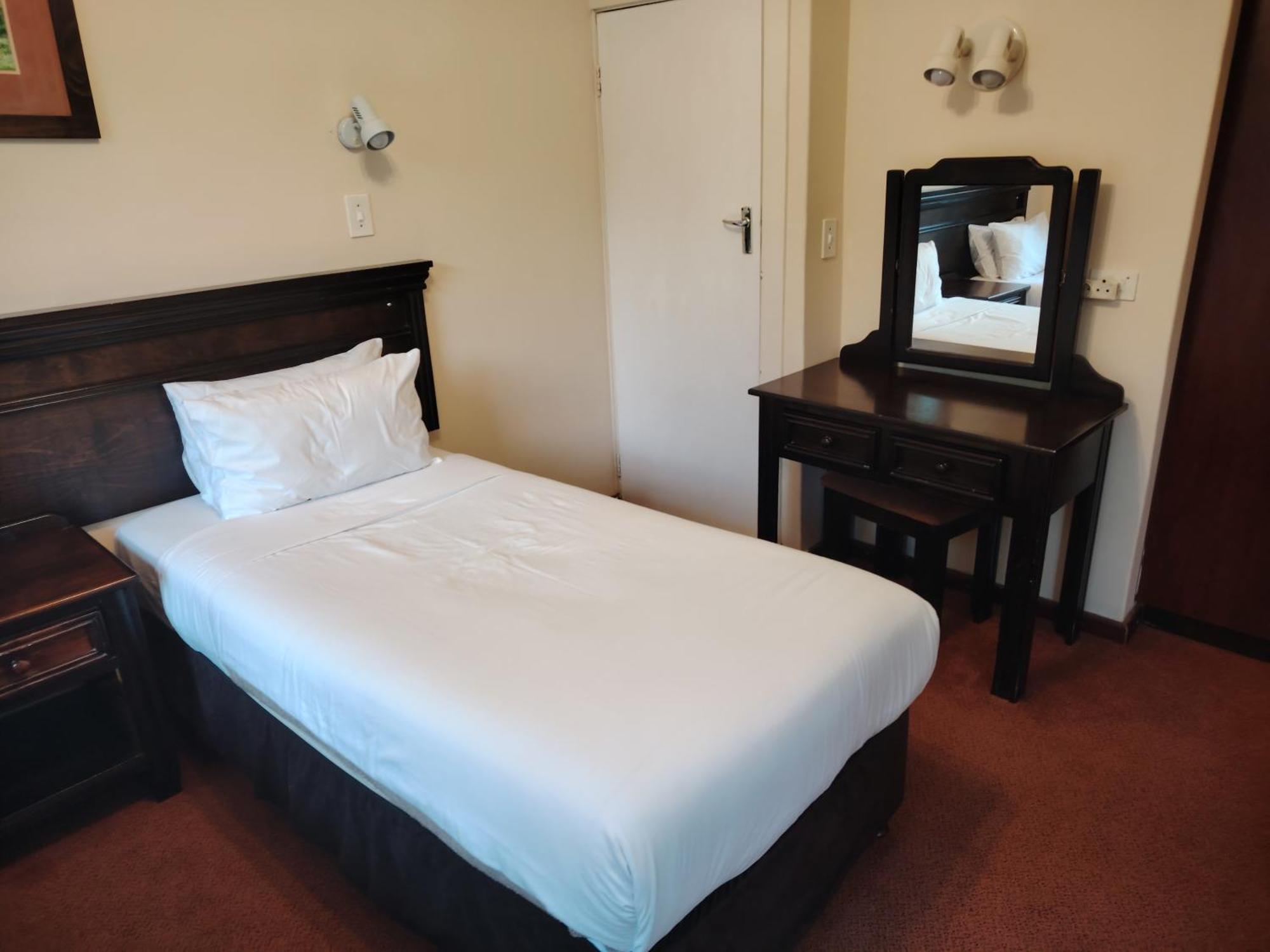 Gooderson Leisure Natal Spa Self Catering And Timeshare Resort Paulpietersburg ภายนอก รูปภาพ